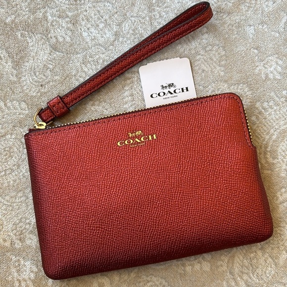 Brand New Coach Genuine Leather Wristlet Metallic Clay Red Crown Zippered Clutch